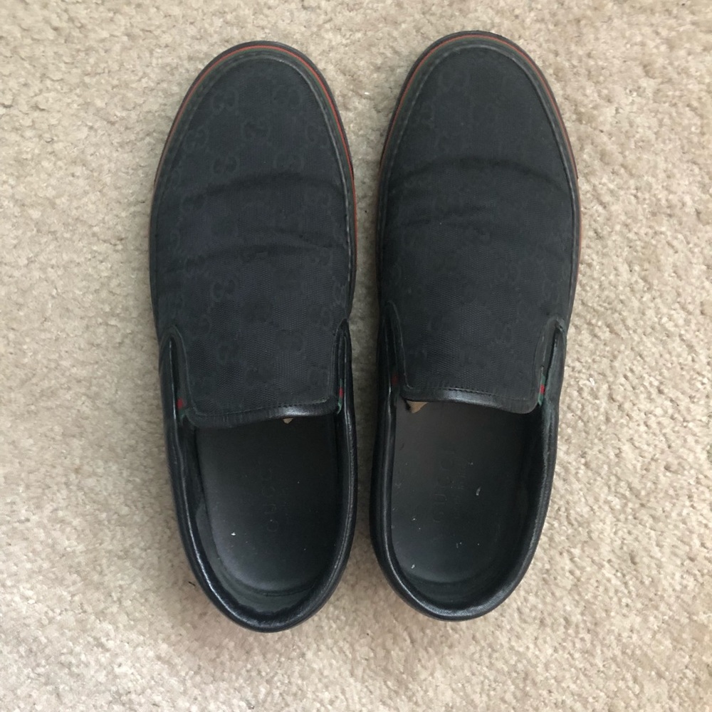 Gucci slip on sneakers in Black size US 9!!!!!